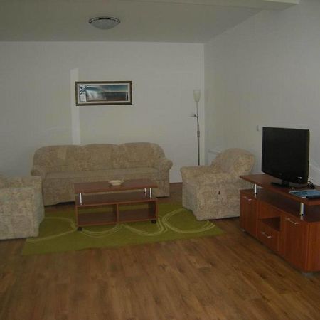 Bazeni Baikal Hotel Topola Bagian luar foto