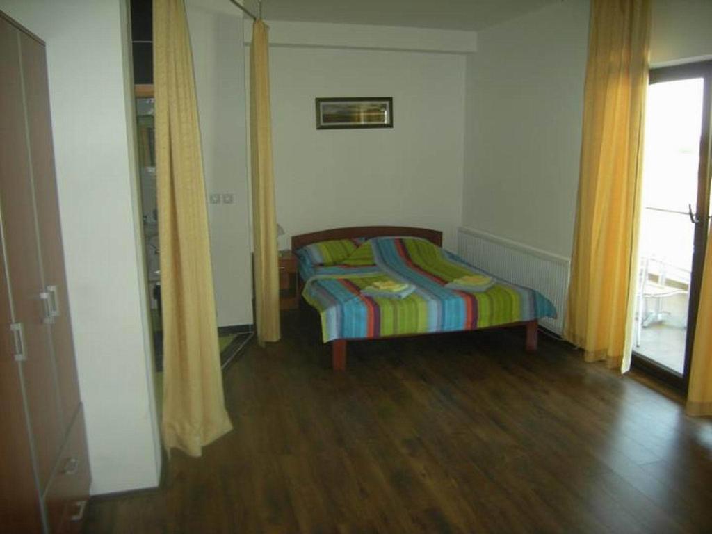 Bazeni Baikal Hotel Topola Ruang foto